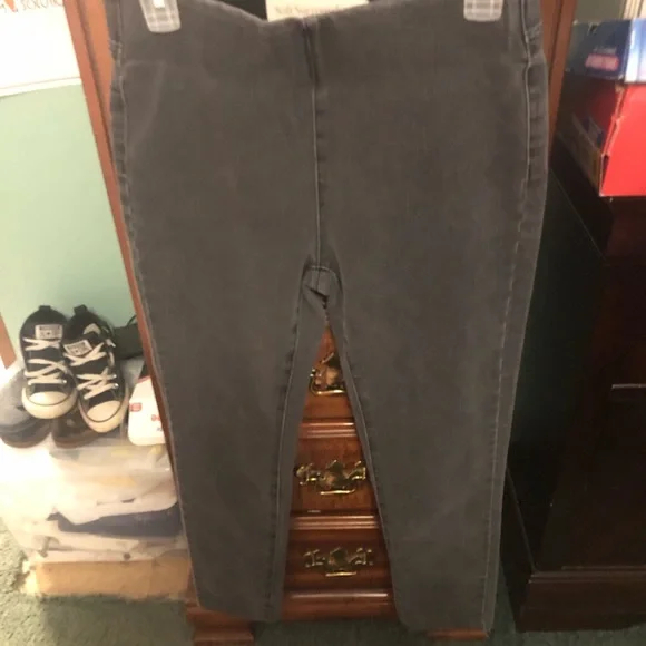 GCC Soft Surroundings Pull On White Band Skinny Leg Jeans - Picture 7 of 9